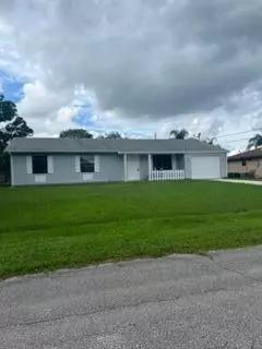 2556 SE Hallahan St, Port Saint Lucie, FL 34952
