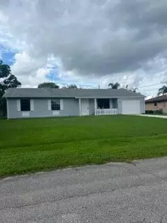 2556 SE Hallahan St, Port Saint Lucie, FL 34952