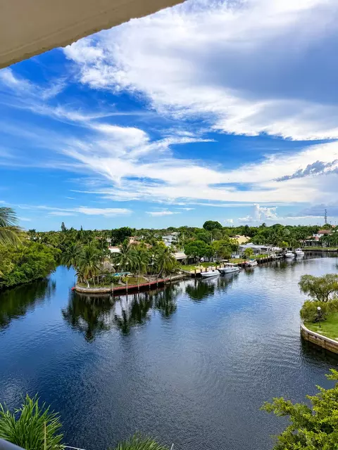 7 Royal Palm Way #505, Boca Raton, FL 33432