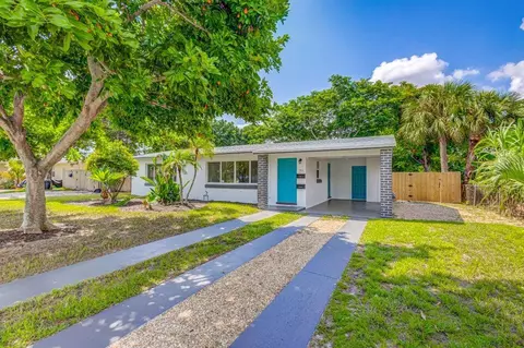 512 Bayberry Dr, Lake Park, FL 33403