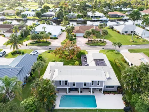 View/Area - 3333 SE Fairway E, Stuart, FL 34997 photo 1 of 7