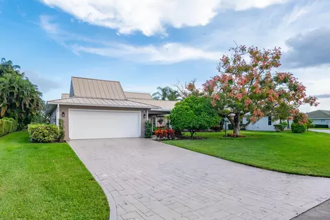 Exterior - 3333 SE Fairway E, Stuart, FL 34997 photo 2 of 9
