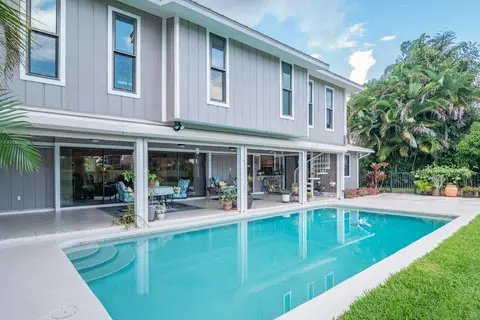 Exterior - 3333 SE Fairway E, Stuart, FL 34997 photo 8 of 9