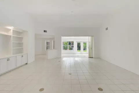 Living - 4185 SE Fairway Ct, Stuart, FL 34997 photo 2 of 12