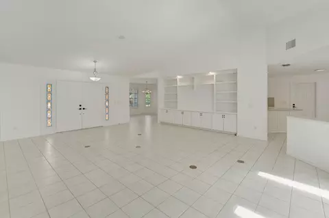 Living - 4185 SE Fairway Ct, Stuart, FL 34997 photo 6 of 12