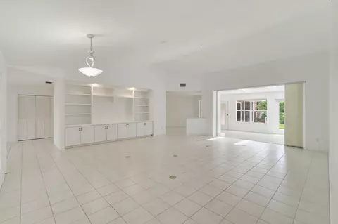 Living - 4185 SE Fairway Ct, Stuart, FL 34997 photo 3 of 12
