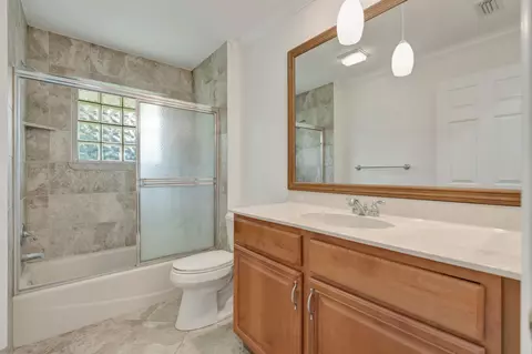 Bath - 4185 SE Fairway Ct, Stuart, FL 34997 photo 1 of 6