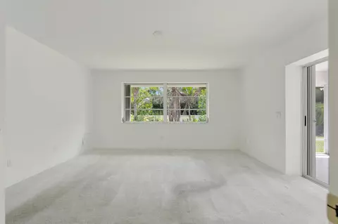 Bedroom - 4185 SE Fairway Ct, Stuart, FL 34997 photo 7 of 10