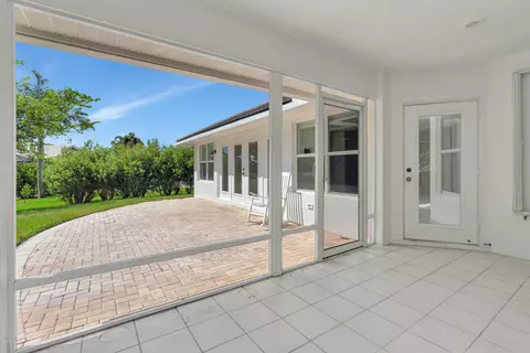 Exterior - 4185 SE Fairway Ct, Stuart, FL 34997 photo 6 of 8