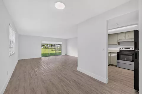 2517 S 17th St #103, Fort Pierce, FL 34982