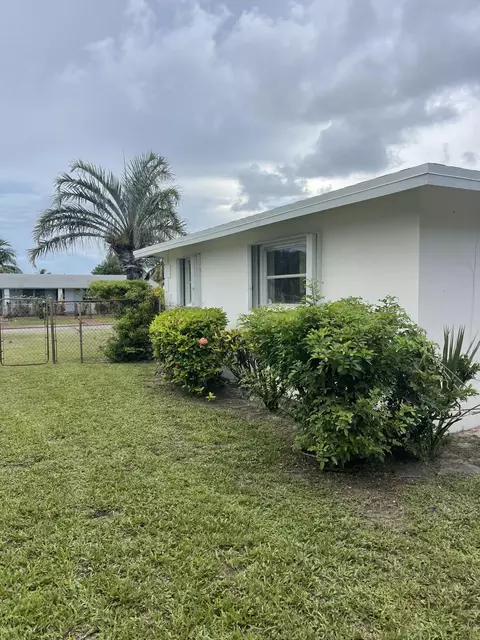 920 NW 3rd St, Boynton Beach, FL 33435