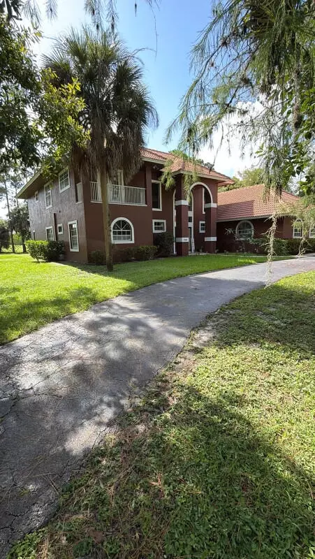 827 Squire Dr, Wellington, FL 33414