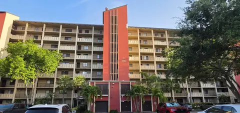 2206 S Cypress Bend Dr #504, Pompano Beach, FL 33069