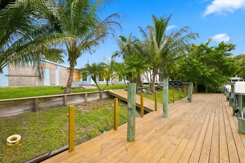 Exterior - 26 SW Cabana Point Cir, Stuart, FL 34994 photo 7 of 7