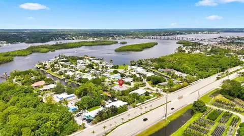 View/Area - 26 SW Cabana Point Cir, Stuart, FL 34994 photo 6 of 8