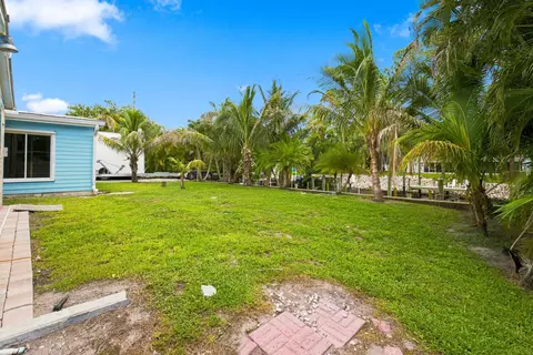 Exterior - 26 SW Cabana Point Cir, Stuart, FL 34994 photo 3 of 7