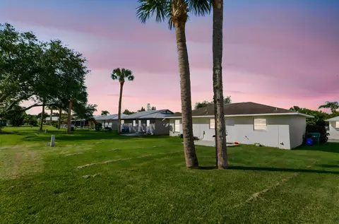 Exterior - 5200 SE 42nd Trce, Okeechobee, FL 34974 photo 2 of 4