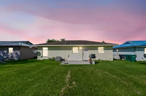 Exterior - 5200 SE 42nd Trce, Okeechobee, FL 34974 photo 4 of 5