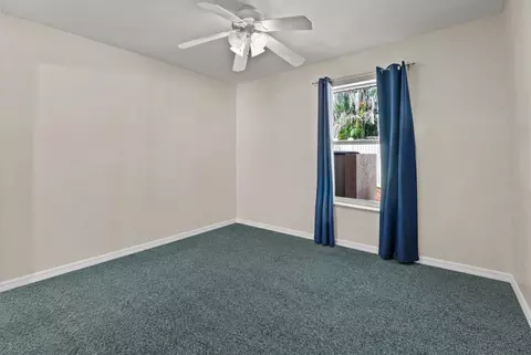 Bedroom - 5111 SE 42nd Trce, Okeechobee, FL 34974 photo 4 of 4