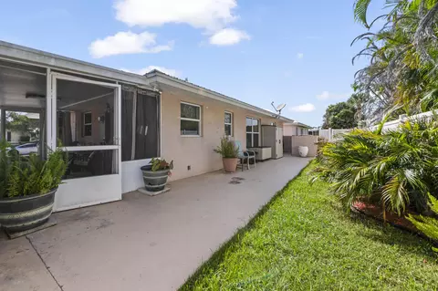 Exterior - 5111 SE 42nd Trce, Okeechobee, FL 34974 photo 5 of 7