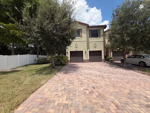 4967 NW 59th St, Tamarac, FL 33319