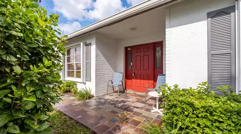 6127 Rainbow Cir, Greenacres, FL 33463