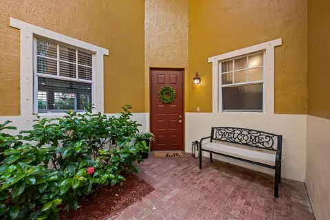 11945 NW 57th Mnr, Coral Springs, FL 33076
