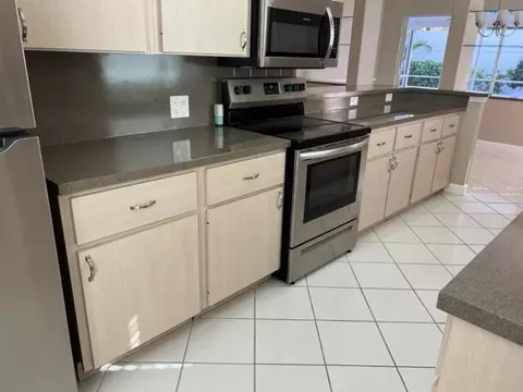 Kitchen - 188 S Hampton Dr, Jupiter, FL 33458 photo 6 of 6