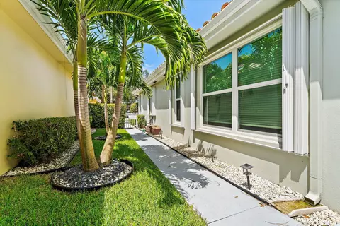 Exterior - 188 S Hampton Dr, Jupiter, FL 33458 photo 3 of 3