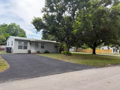 1501 N 74th Way, Hollywood, FL 33024