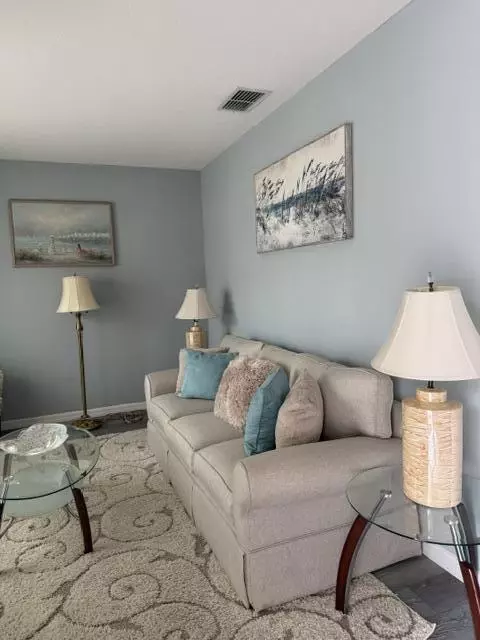 Living - Undisclosed, Clermont, FL 34711 photo 2 of 2