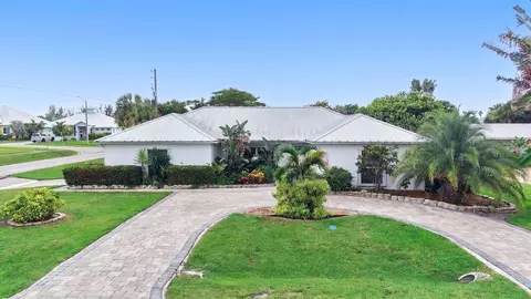 1577 Thumb Point Dr, Fort Pierce, FL 34949