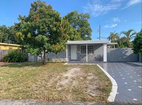 112 SW 67th Ave, Pembroke Pines, FL 33023