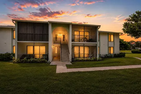 3744 Savoy Ln #E2, West Palm Beach, FL 33417