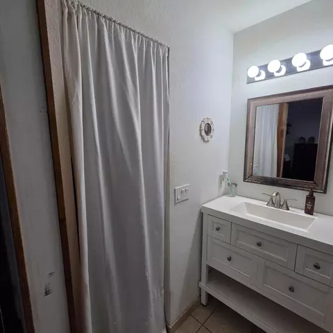 Bath - 14985 NW 300th St, Okeechobee, FL 34972 photo 1 of 3