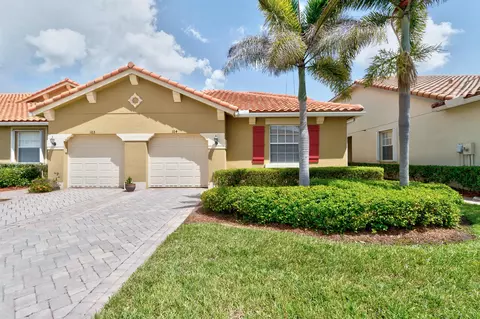 6380 Oxford Cir #104D, Vero Beach, FL 32966