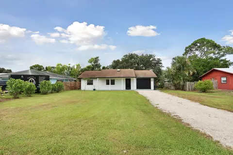 8340 SE Camellia Dr, Hobe Sound, FL 33455