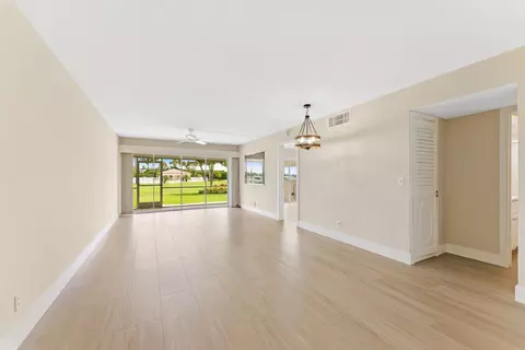 Living - 478 Tequesta Dr #115, Tequesta, FL 33469 photo 1 of 2