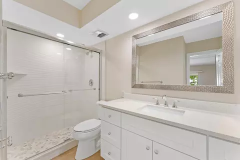 Bath - 478 Tequesta Dr #115, Tequesta, FL 33469 photo 2 of 2
