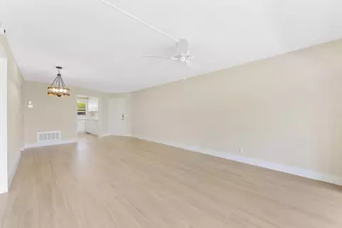 Living - 478 Tequesta Dr #115, Tequesta, FL 33469 photo 2 of 2