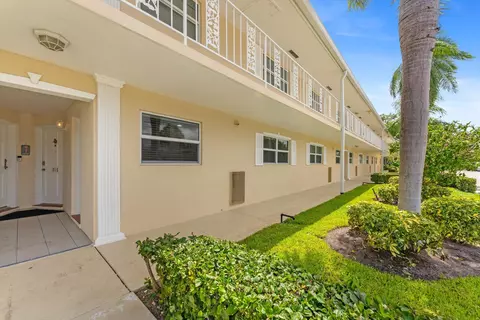 Exterior - 478 Tequesta Dr #115, Tequesta, FL 33469 photo 1 of 7