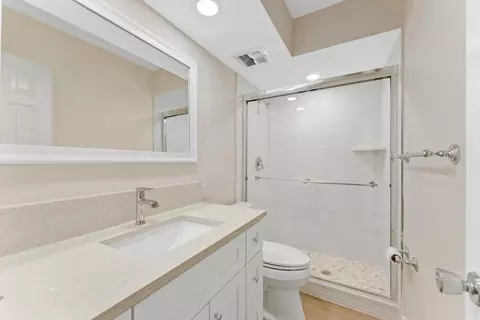 Bath - 478 Tequesta Dr #115, Tequesta, FL 33469 photo 1 of 2