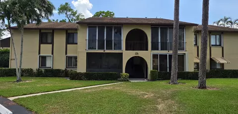 228 Pine Hov Cir, Greenacres, FL 33463