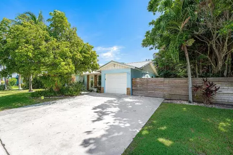 612 NW 7th Ct, Boynton Beach, FL 33426