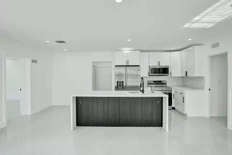 3234 Taft St, Hollywood, FL 33021