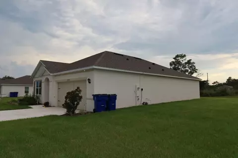 Exterior - 6840 Coconut Grove Dr, Sebring, FL 33872 photo 4 of 5