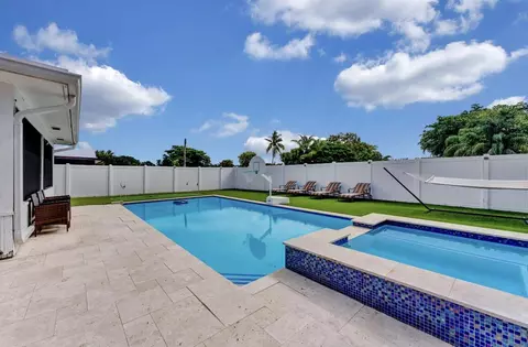 9819 Spanish Isles Dr, Boca Raton, FL 33496