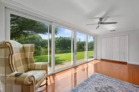 206 Lake Susan Ln, West Palm Beach, FL 33411