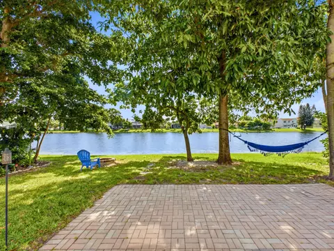 7098 Burgess Dr, Lake Worth, FL 33467
