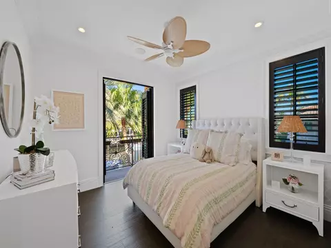 Bedroom - 2319 NE 28th St, Lighthouse Point, FL 33064 photo 3 of 4